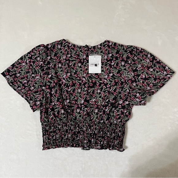 FOREVER 21 Womens Crop Top Plunging V-neckline Floral Smocked Size Medium - Picture 6 of 13